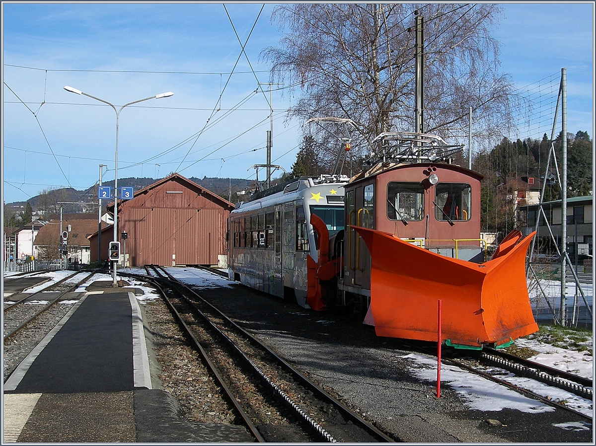 Der CEV Xrot und der CEV MVR Beh 2/4 N§ 72 warten in Blonay auf ihren nächsten Einsatz.
5. März 2018