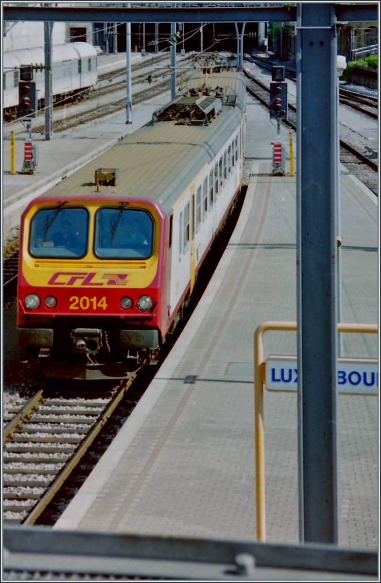 Der CFL Z2 2014 erreicht Luxembourg Stadt.

13. Mai 1998