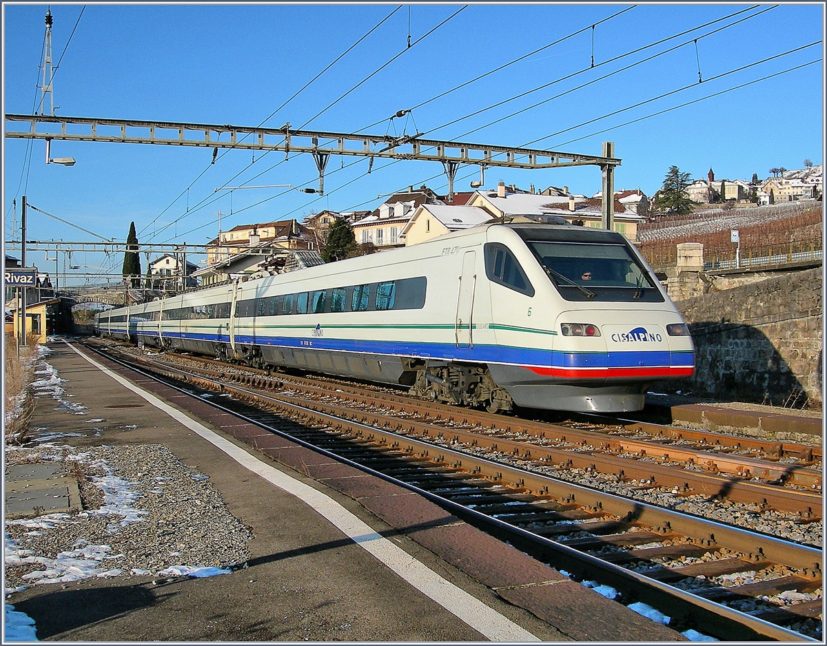 Der CIS ETR 470 N° als EC Richtung Italien bei der Druchfahrt in Rivaz.
28. Jan. 2007