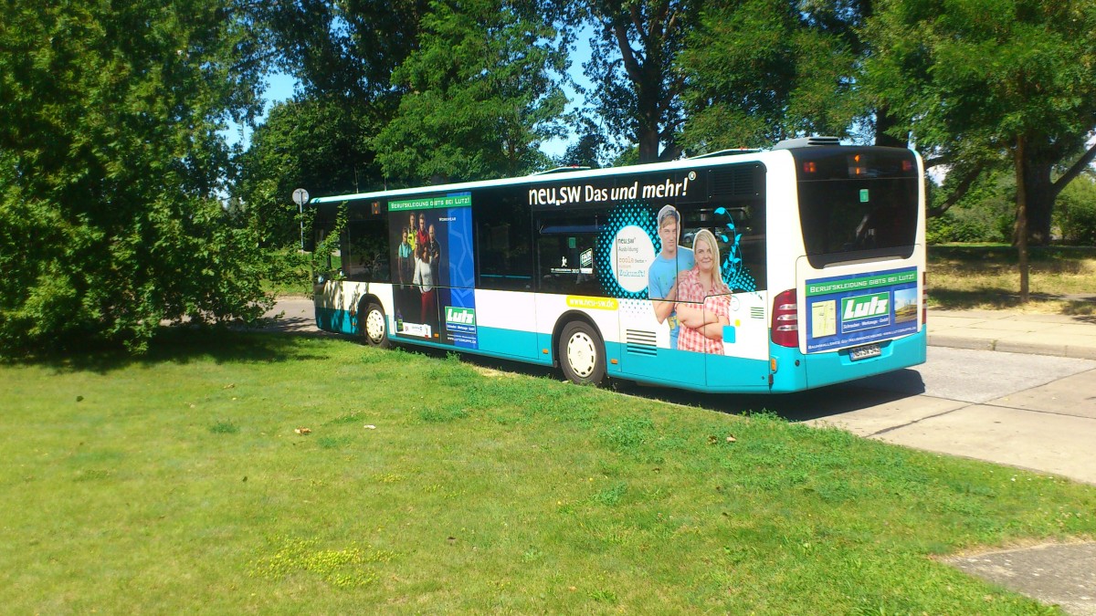 Der Citaro NB SW543.....und noch die linke seite dieses citaro mit der aktuellen werbung 
auf der linie 1 am reitbahnweg 