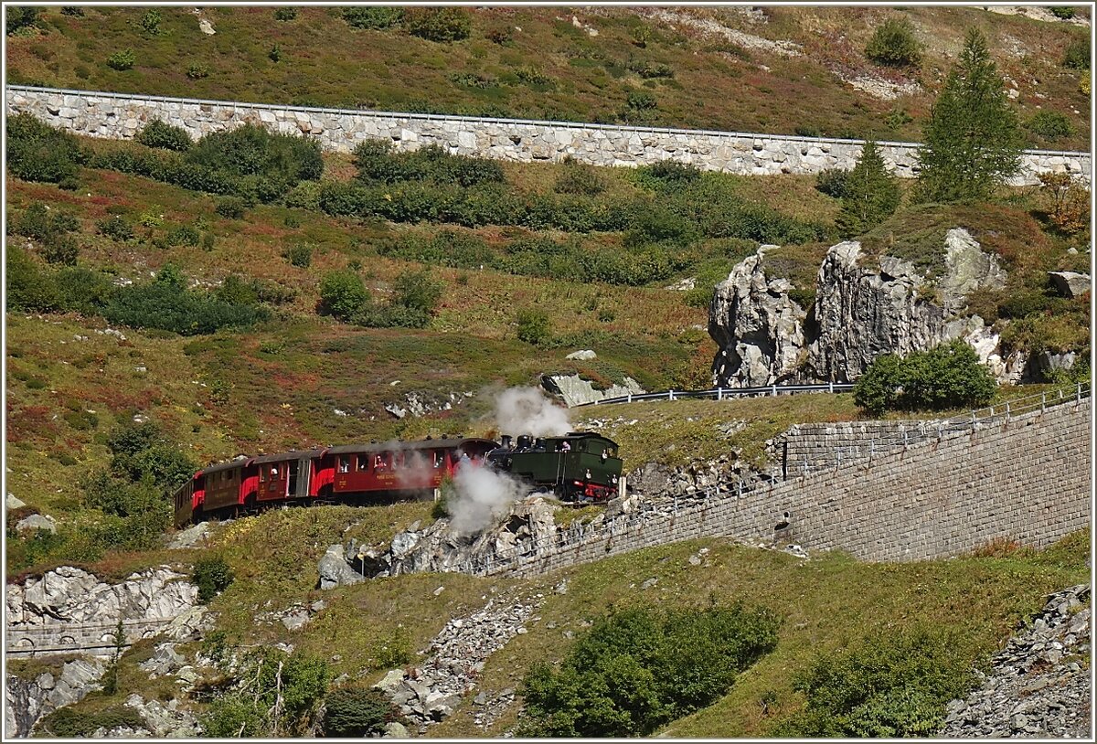 Der Dampzug 133 kurz vor der Einfahrt in den Tunnel in Richtung Oberwald.
(30.09.2021)