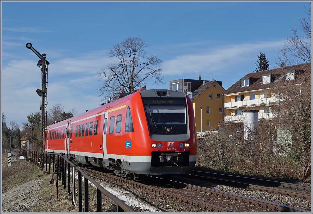 Der DB VT 612 159 erreicht als RE 3987 von Ulm kommend Lindau Aeschbach und somit in Krze sein Ziel Lindau Hbf. 

16. Mrz 2019