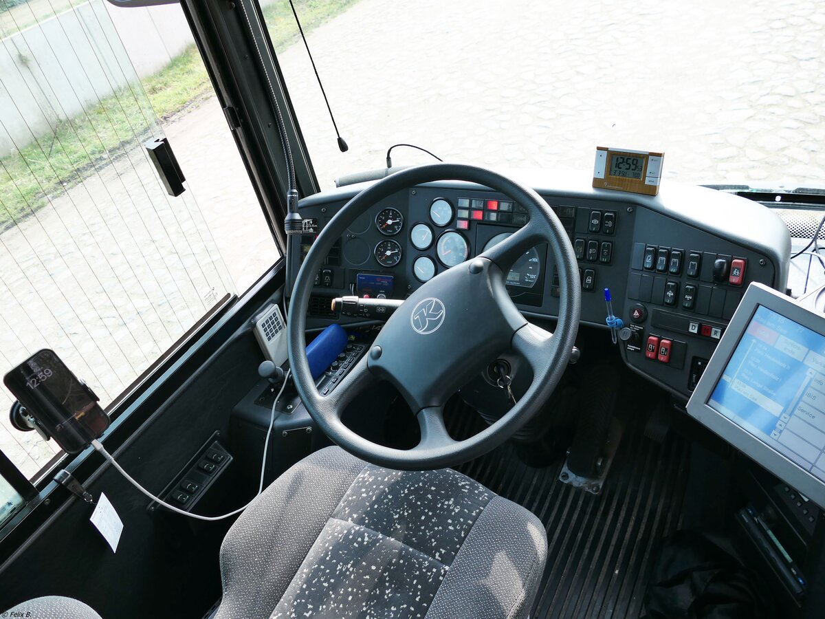 Der Fahrerarbeitesplatz eines Setra 315 NF der MVVG in Plau am See.