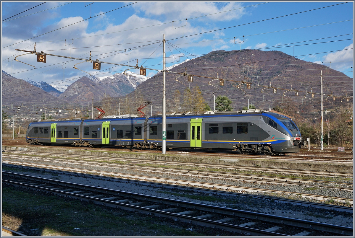 Der FS Trenitalia Ale 502 ME Minuetto  (UIC 94 83 4502 079-0 I-TI) in Domodossola.
4. Dez. 2018F