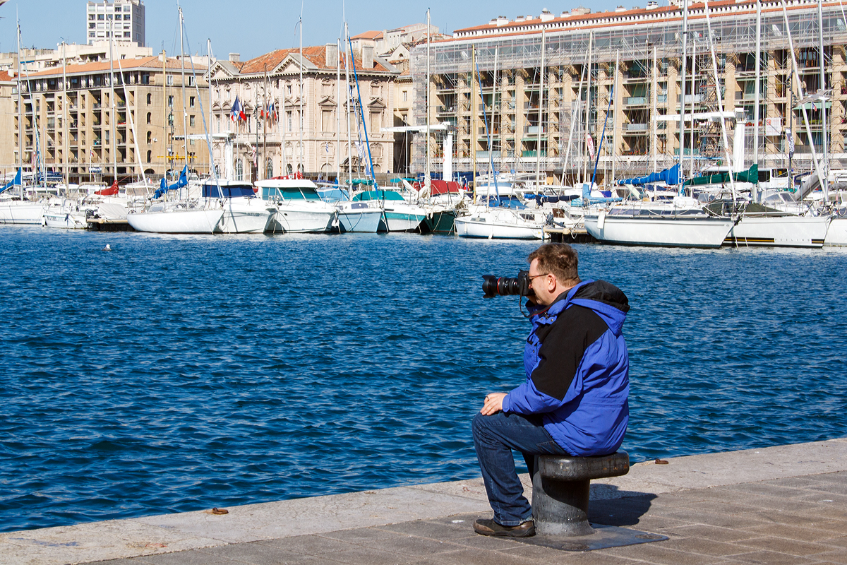 Der Fußlahme Fotograf und das Meer....die Treppen von St. Charles fordern ihren Tribut, heute wird am Vieux Port das Meer nur noch sitzend fotografiert!!
Foto: Margaretha