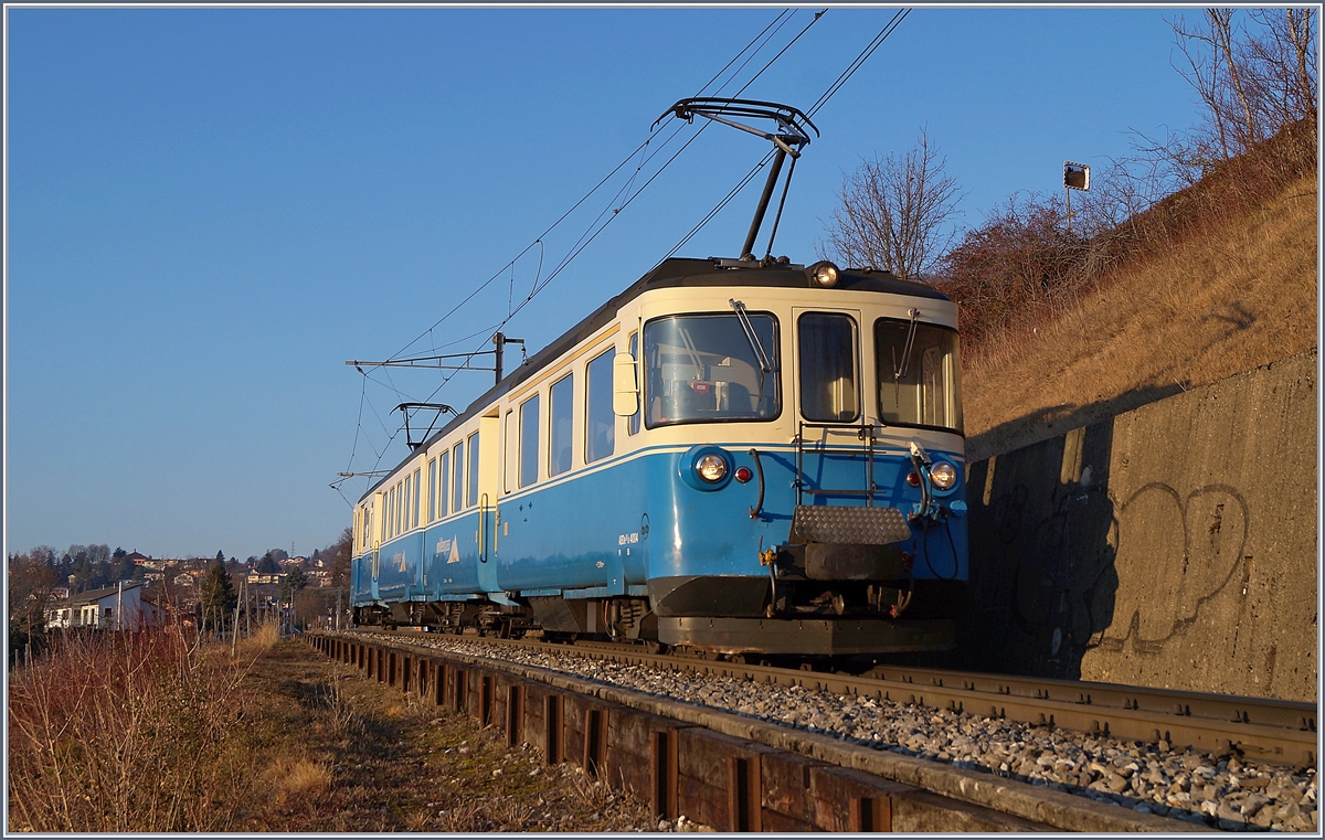 Der MOB 8/8 4004 FRIBOURG im Lokalverkehr Chernex - Montreux kurz nach Planchamp.
22. Jan. 2019
