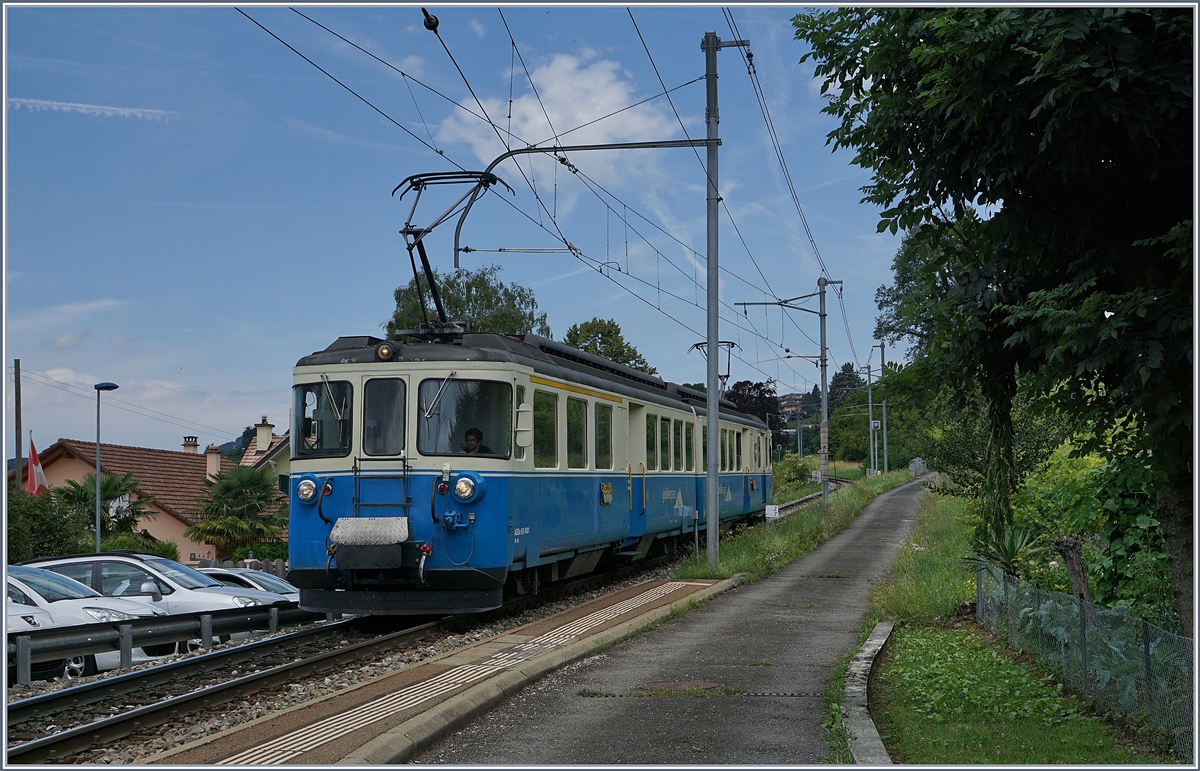 Der MOB ABDe 8/8 4001 SUISSE erreicht den Halt Planchamp.

27. Juni 2017

