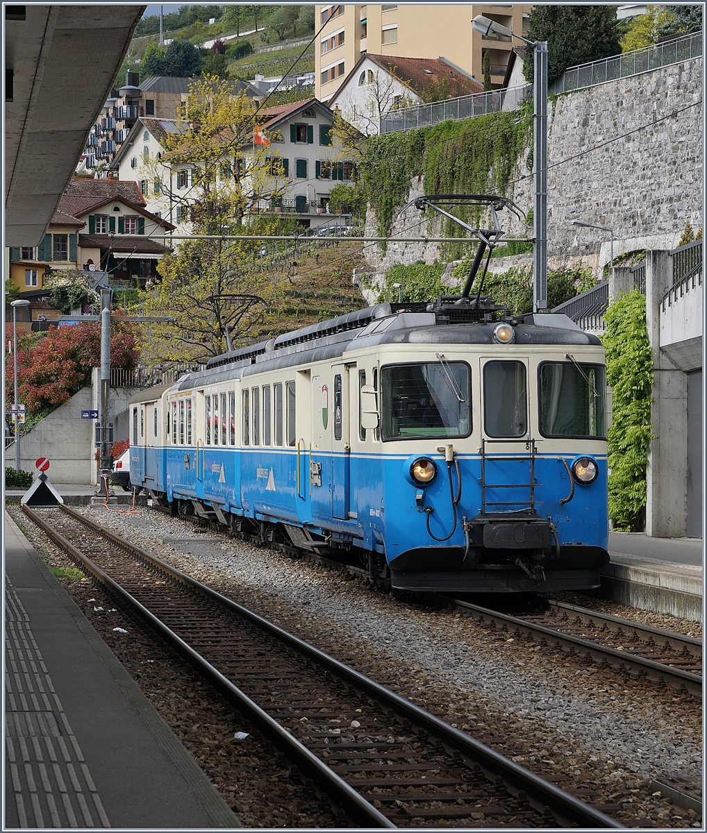 Der MOB ABDe 8/8 4002 VAUD in Montreux. 

17. April 2017