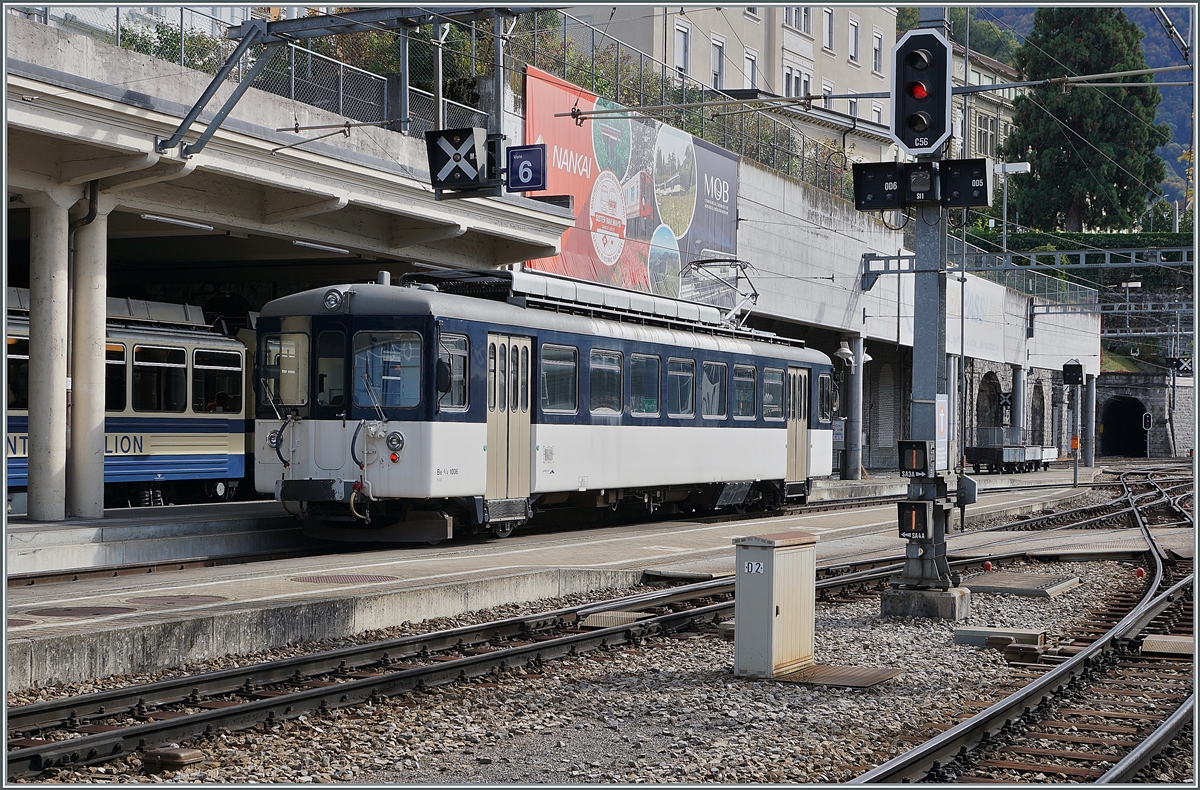 Der MOB Be 4/4 1006  ex Bipperlisi  steht abfahrbereit in Montreux.

12. Oktober 2020