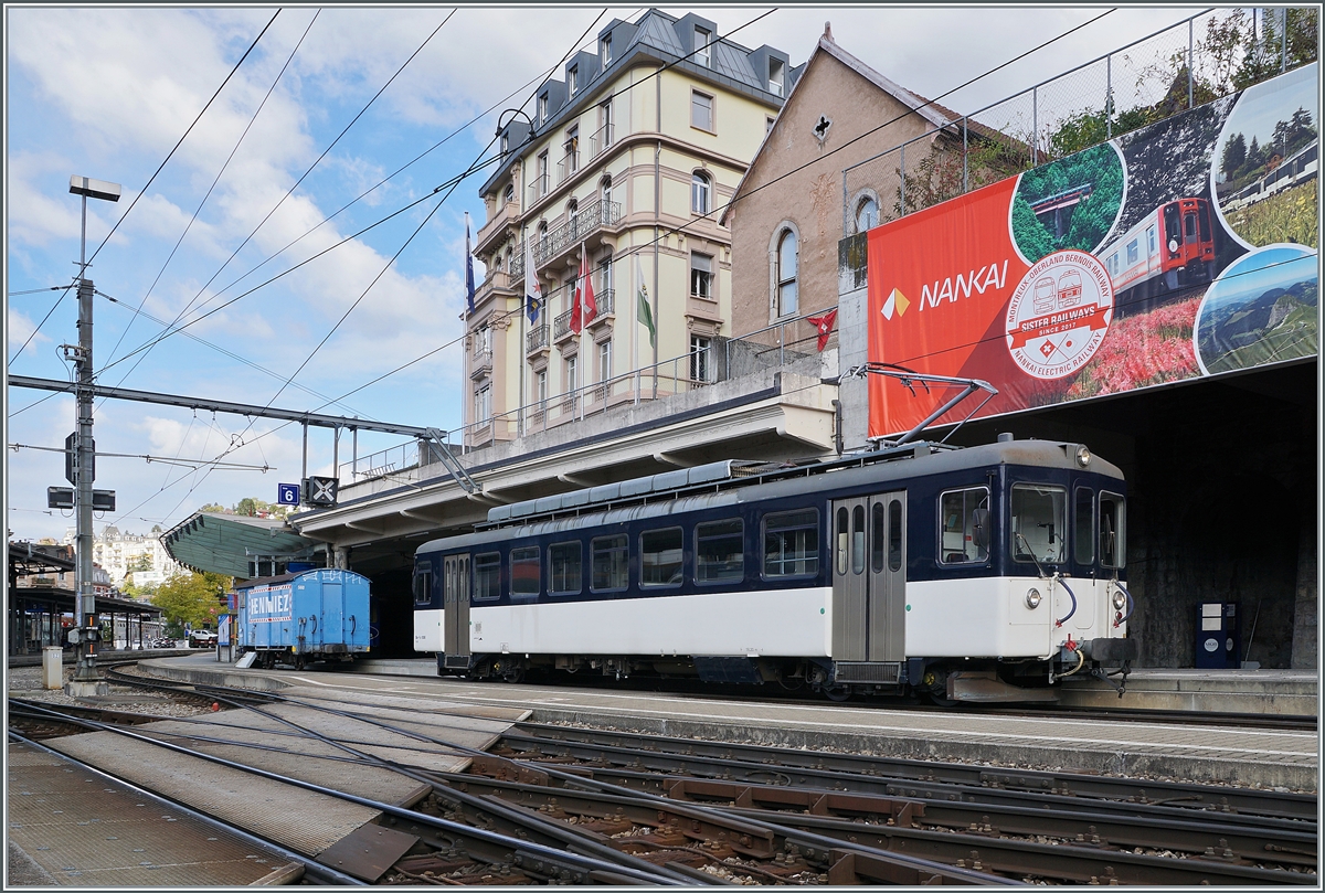 Der MOB Be 4/4 1006 (ex Bipperlisi) steht abfahrbereit in Montreux. 

12. Okt. 2020