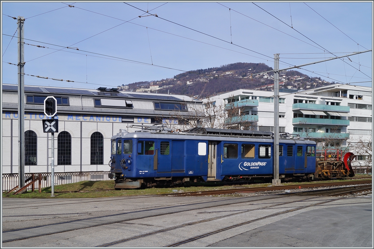 Der nächste Winter kommt bestimmt: mit dieser Hoffnunug steht der MO BDe 4/4 3006 mit einem Schneepflug in Vevey.

15. Feb. 2021