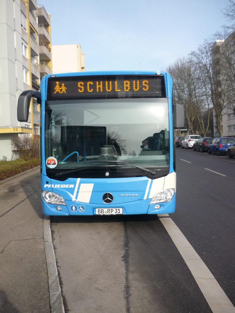 Der neue MB-Citaro C2, mit Euro6 Motor, der Fa. Pflieger, B�blingen, in Maichingen als Schulbus unterwegs