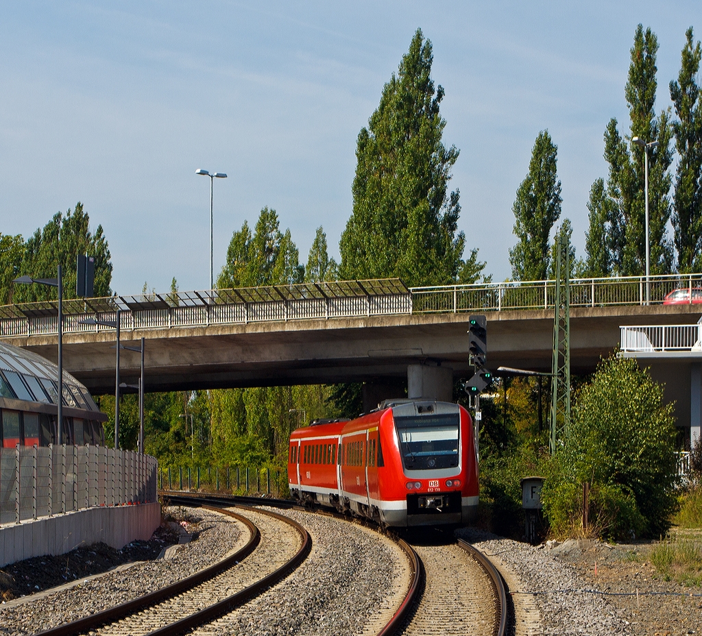 Der  RegioSwinger  Dieseltriebwagen mit Neigetechnik 612 139 / 639 der DB Regio fhrt am 21.08.2013 als RE 25  Lahntalexpress  (Gieen – Wetzlar – Limburg/Lahn – Koblenz Hbf vom Bahnhof Wetzlar weiter in Richtung Koblenz.