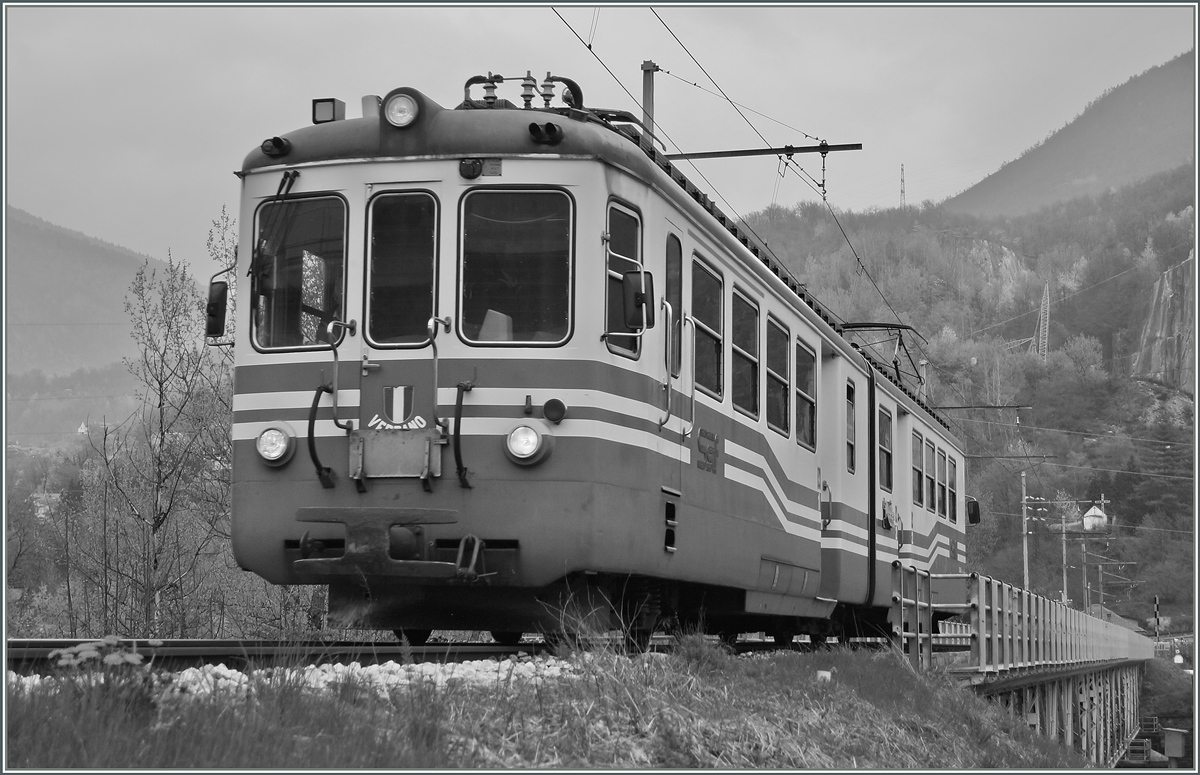 Der SSIF ABe 6/6 35  Verbano  als Regionalzug 750 von Re nach Domodossola kurz vor seinem Ziel. 
3. April 2014
