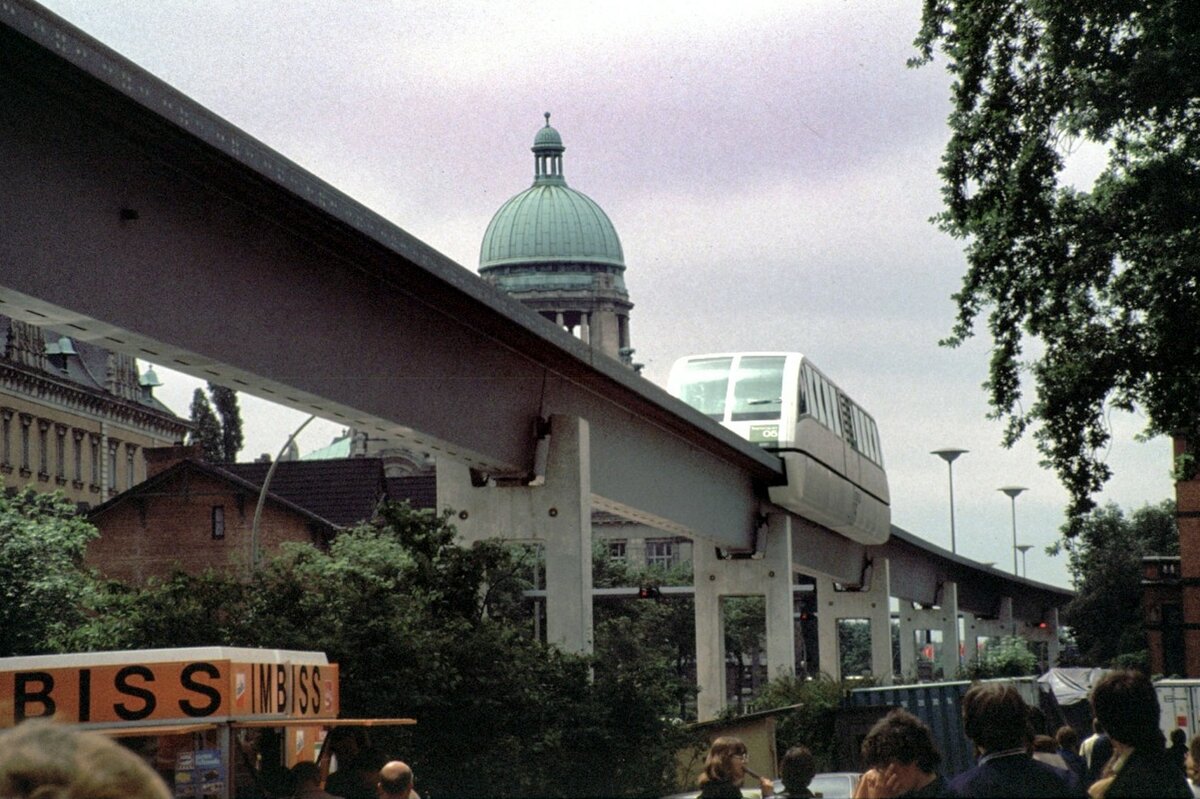 Der Transrapid 05 bei der IVA Hamburg im September 1979.