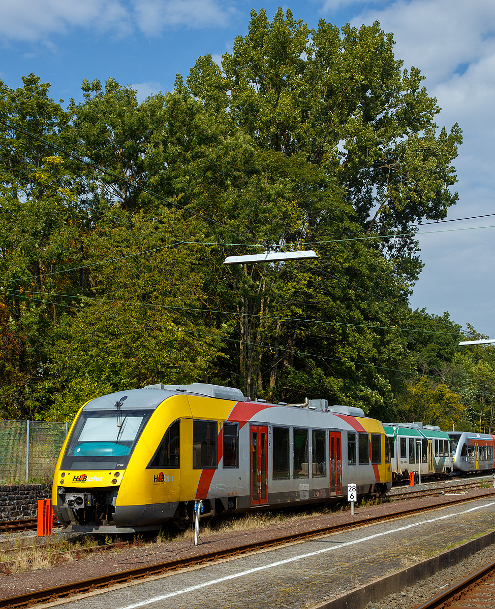 Der VT 209 ABp (95 80 0640 109-4 D-HEB) der HLB (Hessische Landesbahn). ex Vectus VT 209, ist am 12.09.2015 im Bahnhof Westerburg abgestellt.

Der Alstom Coradia LINT 27 wurde 2004 von Alstom (vormals Linke-Hofmann-Busch GmbH (LHB) in Salzgitter unter der Fabriknummer 1187-009 gebaut und an die vectus Verkehrsgesellschaft mbH, mit dem Fahrplanwechsel am 14.12.2014 wurden alle Fahrzeuge der vectus nun Eigentum der HLB.
