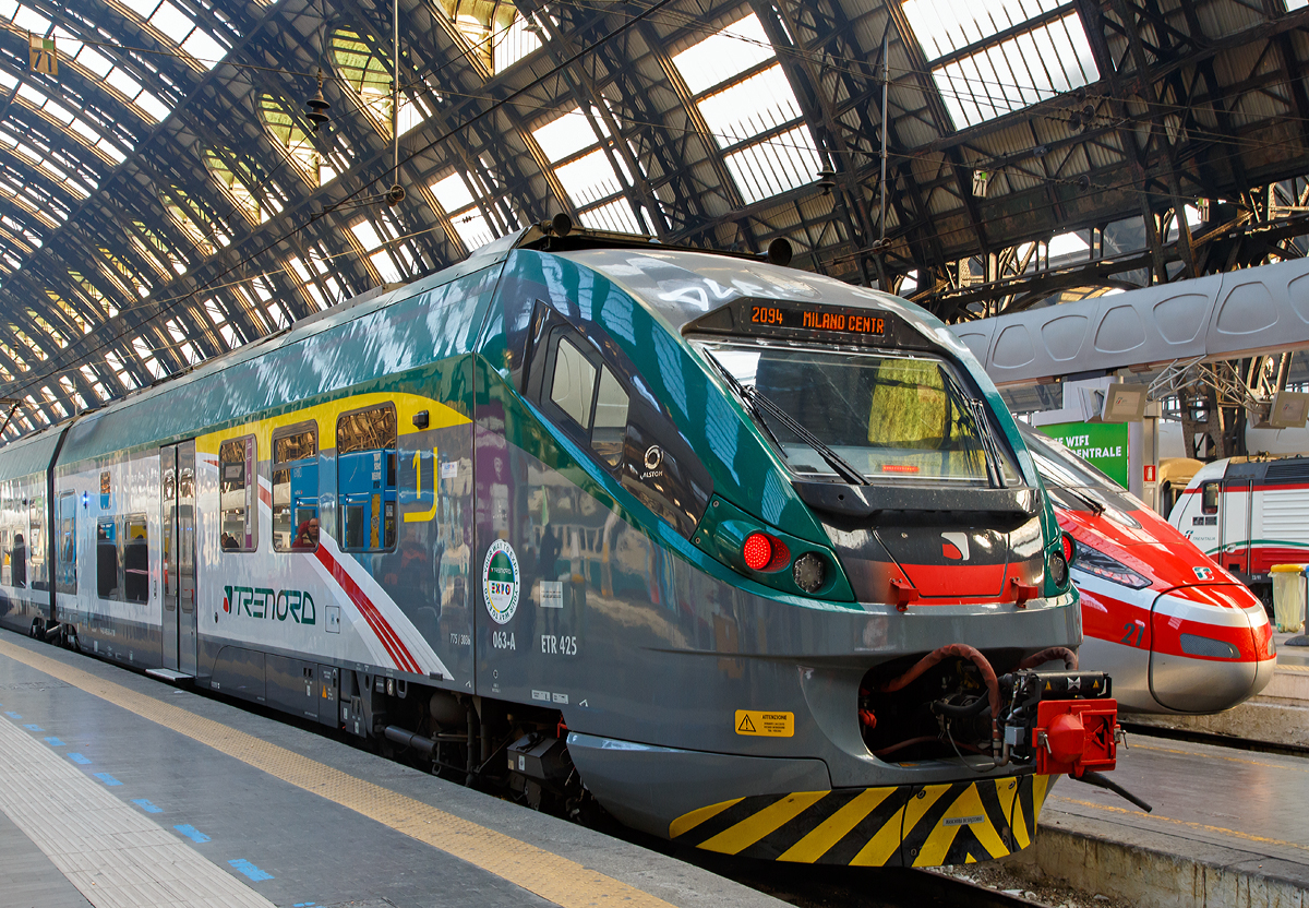 Detail der Frontpartie des ETR 425 - 063  Jazz  der Trenord am 29.12.2015 im Bahnhof Milano Centrale (Mailand Zentral).