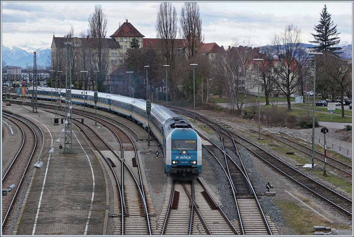 Die 223 071 verlässt Lindau mit einem Alex nach München. 

16. März 2019
