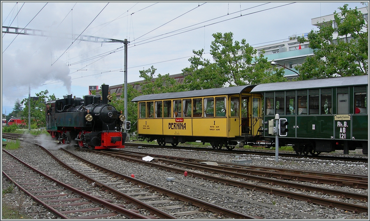 Die Blonay-Chamby G 2x 2/2 105 rangiert in Vevey ihren  Riviera Belle Époque  Zug. 

27. Juli 2014