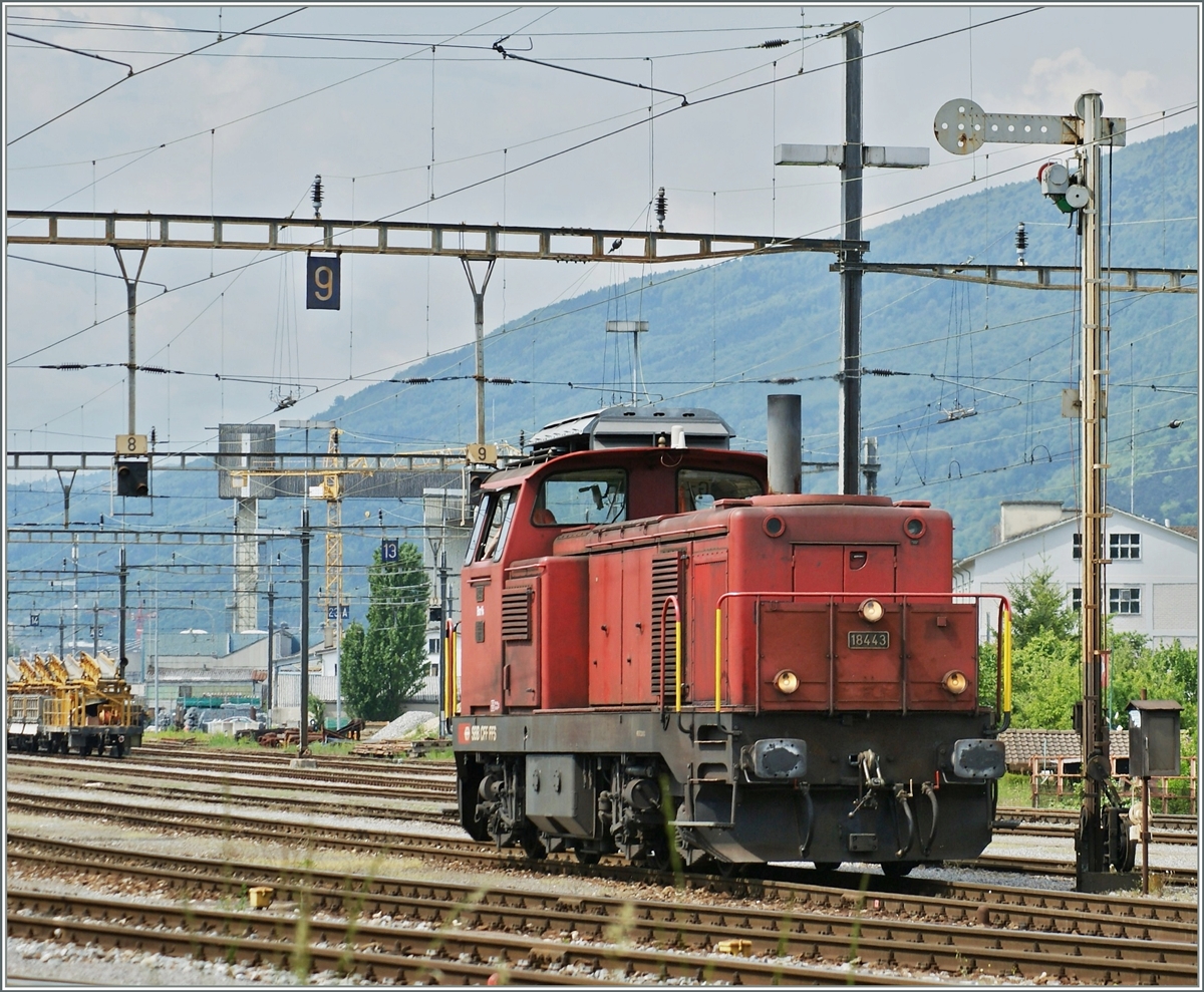 Die Bm 4/4 18443 im Rangierbahnhof von Biel. 
8. Mai 2009