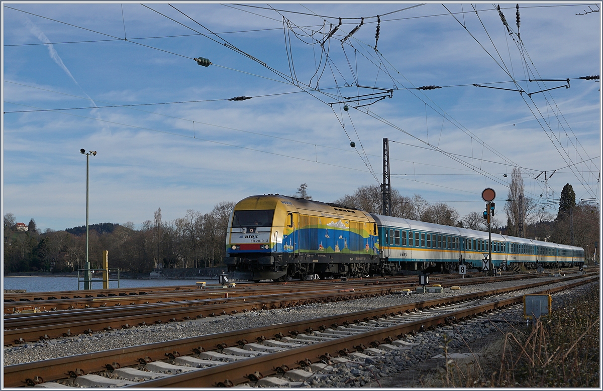 Die  BoDo  ER 20-013 (V 223) erreicht mit einem Alex von München kommend Lindau Hbf. 

16. März 2019