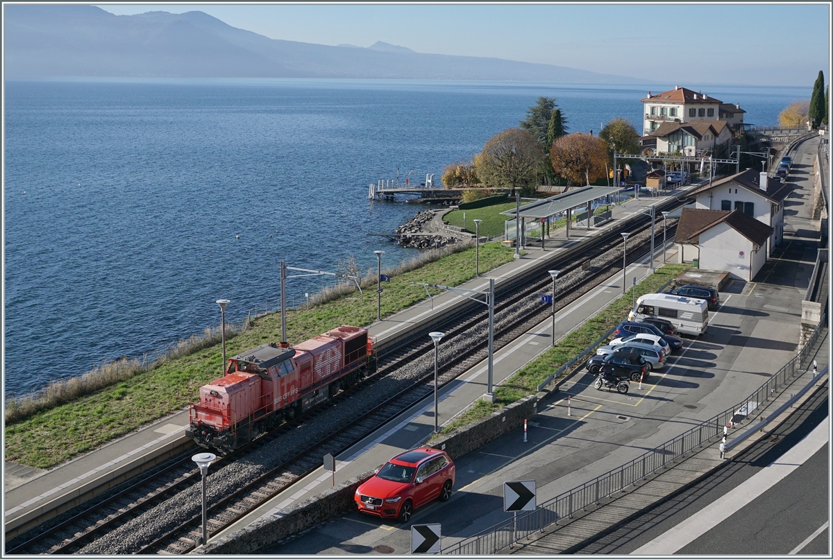 Die etwas bleiche SBB Infra Am 843 003-5 bei der Durchfahrt in Rivaz. 

12. Nov. 2020 