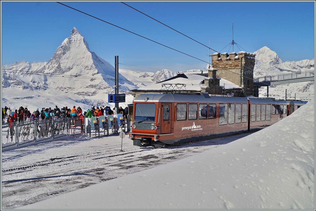Die Gornergrat Gipfelstation auf 3089 müM mit Sicht auf das Matterhorn.
27. Feb. 2014