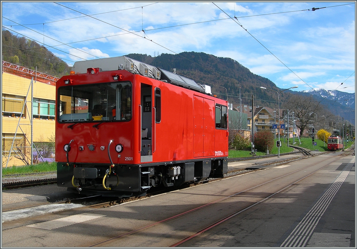 Die neune MOB/MVR HGem 2/2 2501 dieselt in Blonay munter vor sich hin.
12. April 2016