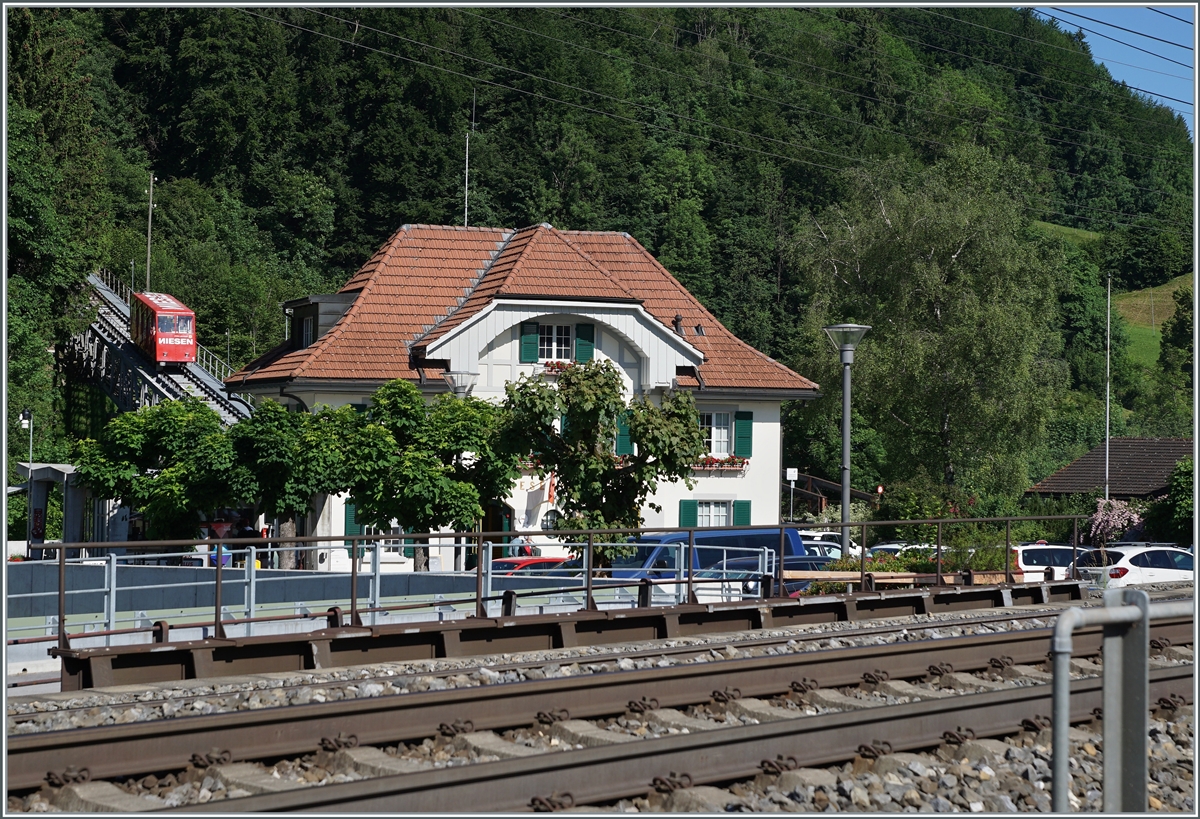 Die Niesen-Bahn erreicht die Talstation. 

Mülenen, den 14. Juni 2021 