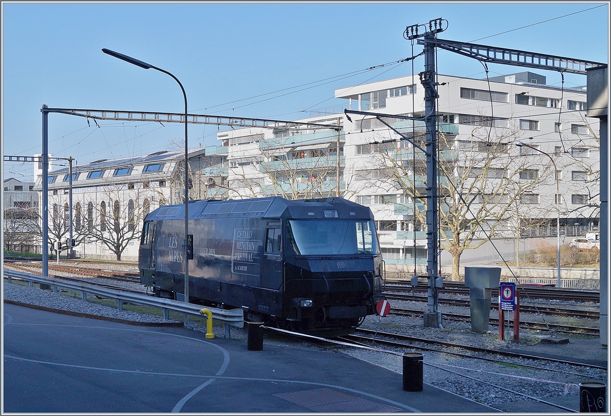 Die noch MOB Ge 4/4 8003 auf dem Weg zur RhB Ge 4/4 III, beim Warten in Vevey auf den Abtransport.

31. März 2019