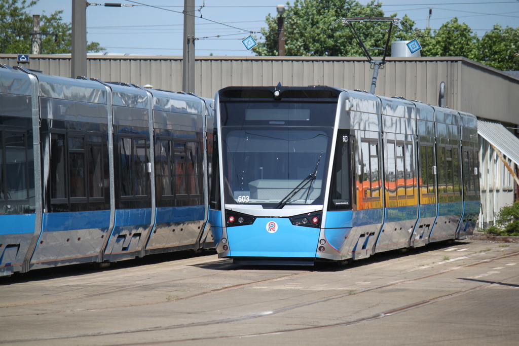 Die Straenbahn vom Typ Vossloh 6N2 stand am 30.05.2014 auf dem Gelnde der Rostocker Straenbahn AG,bis auf weiteres drfen sie nocht nicht fahren voraussichtlich mitte Juni oder Juli soll es dann soweit sein.