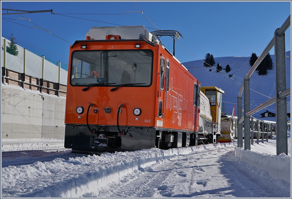 Die TPC HGem 2/2 943 ist auf dem Col de Bretaye im Schneerumungsdienst Einsatz.

12. Mrz 2019