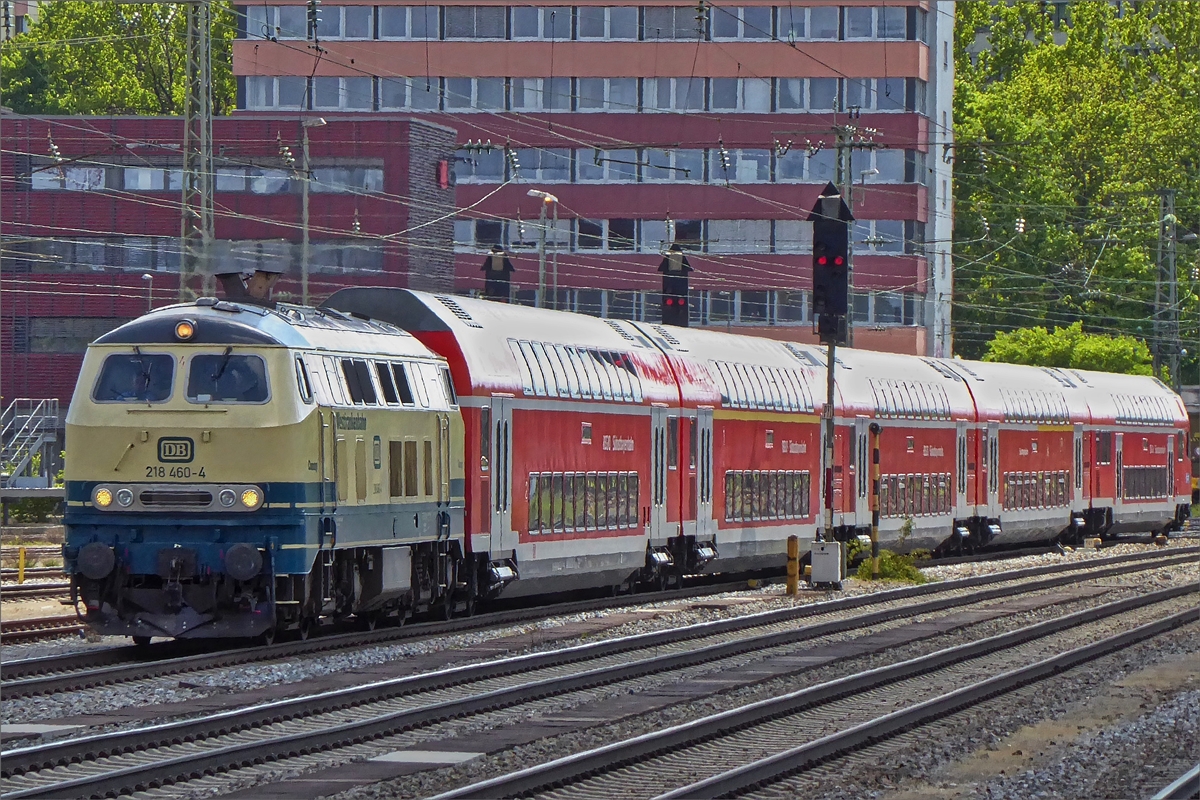 Diesellok 218 460-4 „Conny“ zieht ihren Zug in den Bahnhof München Ost ein. 14.05.2019
