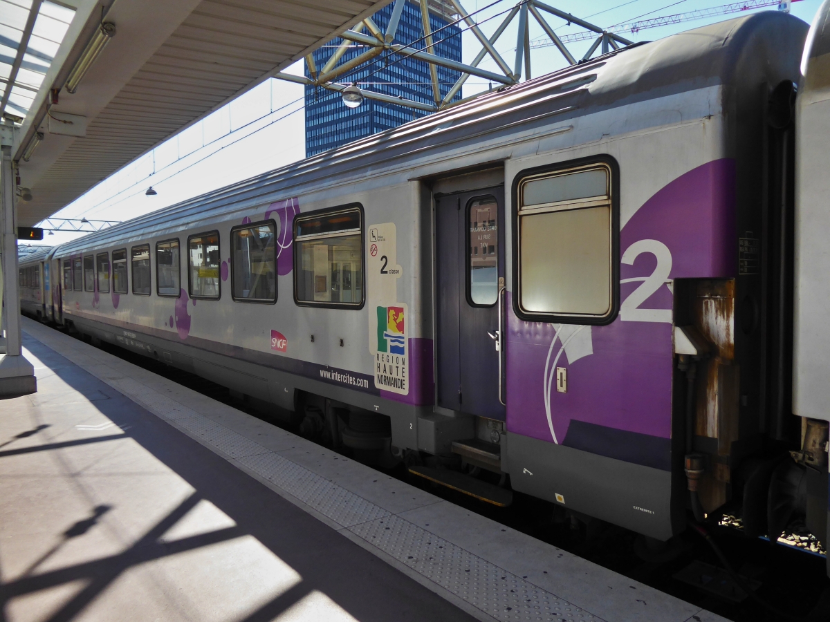 Dieser Personenwagen vom Typ B¹¹tu, war in unserem Zug von Chambery nach Lion Part Dieu eingereiht, aufgenommen im Bahnhof von Lyon Part Dieu. 22.09.2022