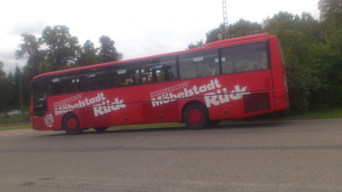 .....dieses Model ist echt rar geworden der MAN im berlandverkehr die jetzt immer mehr durch Iveco oder Solaris ersetzt werden.....dieser stand mal vor paar tagen am Bahnhof in Burg Stargard   