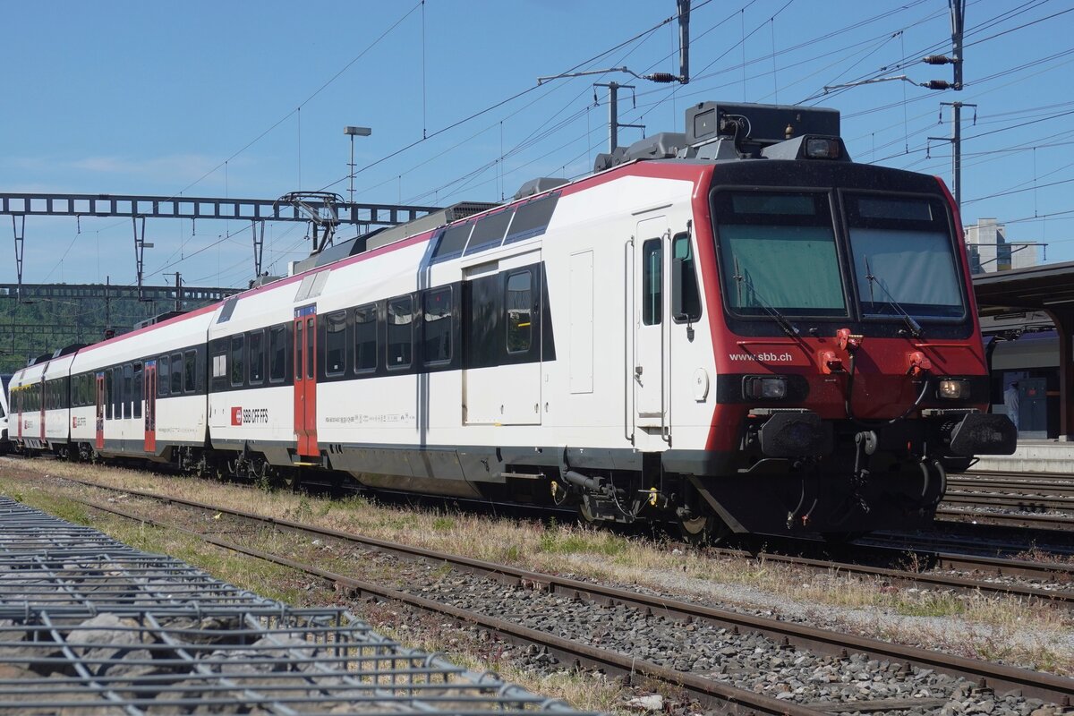 Domino 560 303 steht am 23 Mai 2026 in Brugg AG abgestellt.
