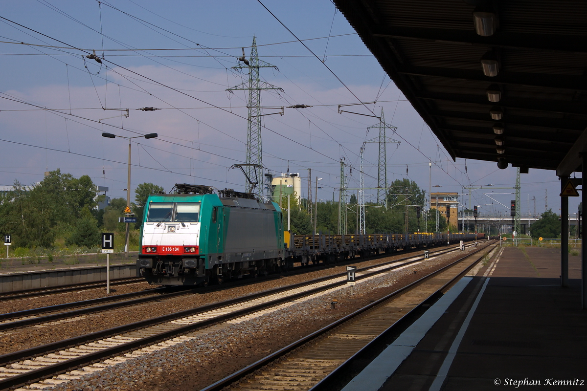 E 186 134 (6270 005-7) Alpha Trains für ITL - Eisenbahngesellschaft mbH mit einem RS Ganzzug in Berlin-Schönefeld Flughafen und fuhr in Richtung Glasower Damm weiter. 26.07.2014 