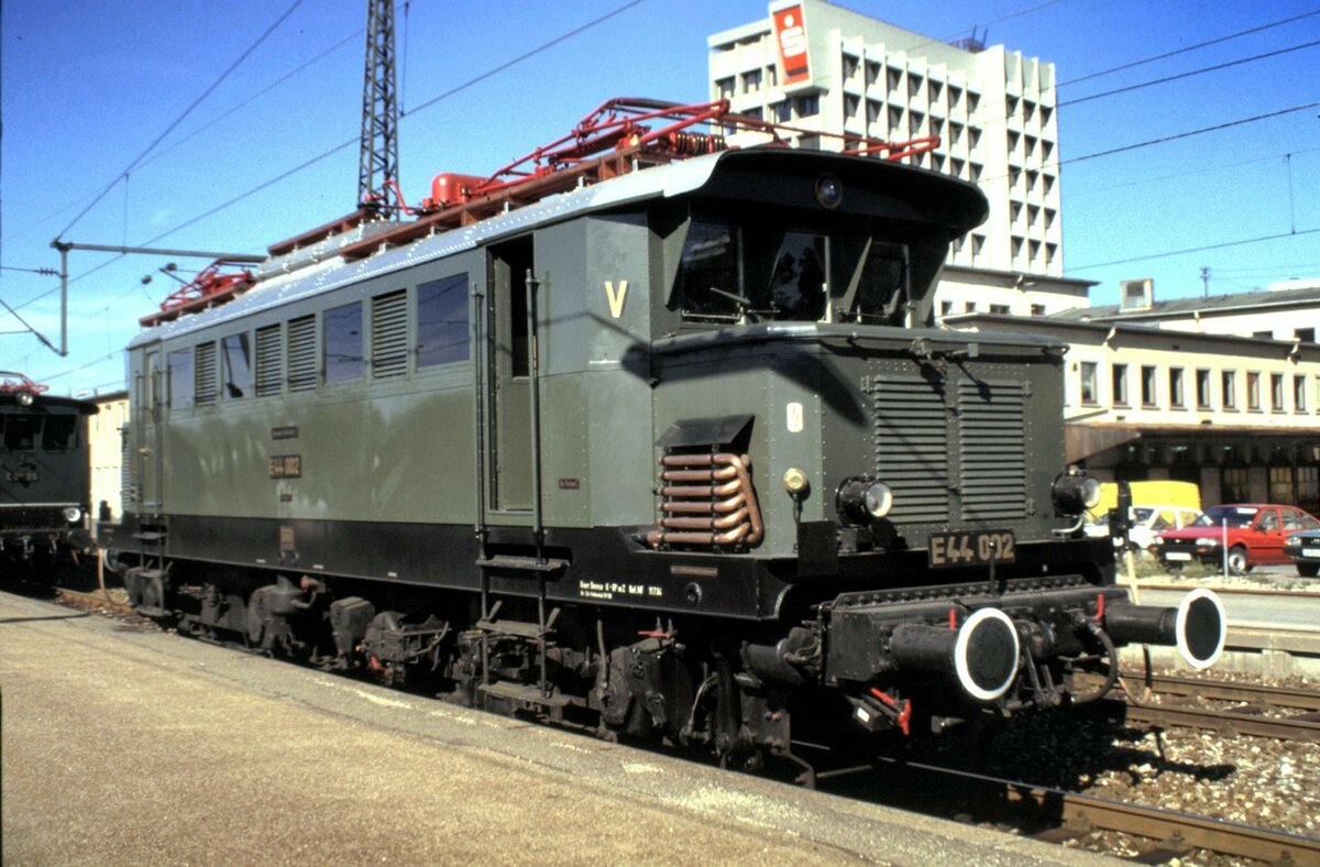 E 44 002 in Göppingen am 10.10.1987.