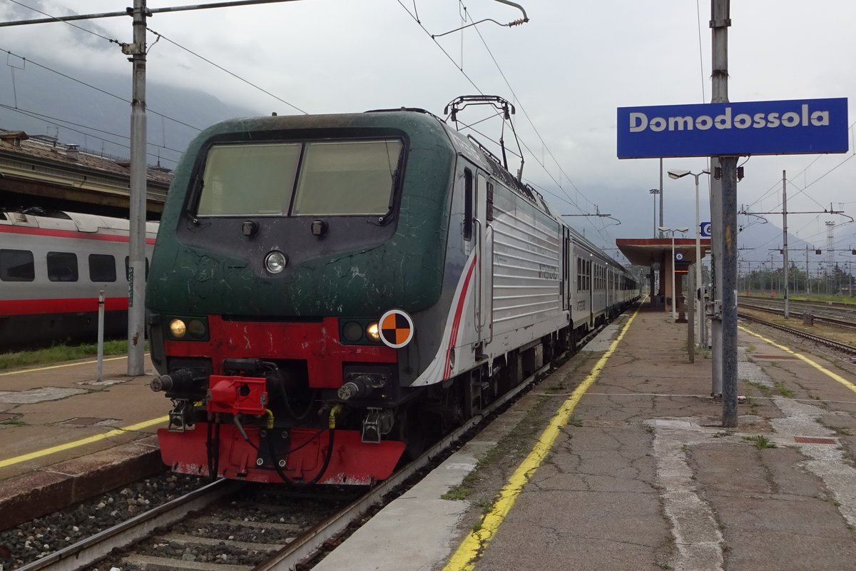 E 464 071 steht am 27 Mai 2019 in Domodossola.