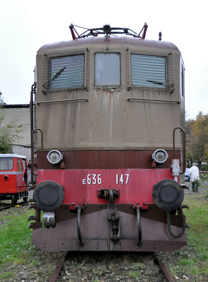 E 636 147 Botschafterlok der FS im Bahnpark Augsburg am 25.10.2009.