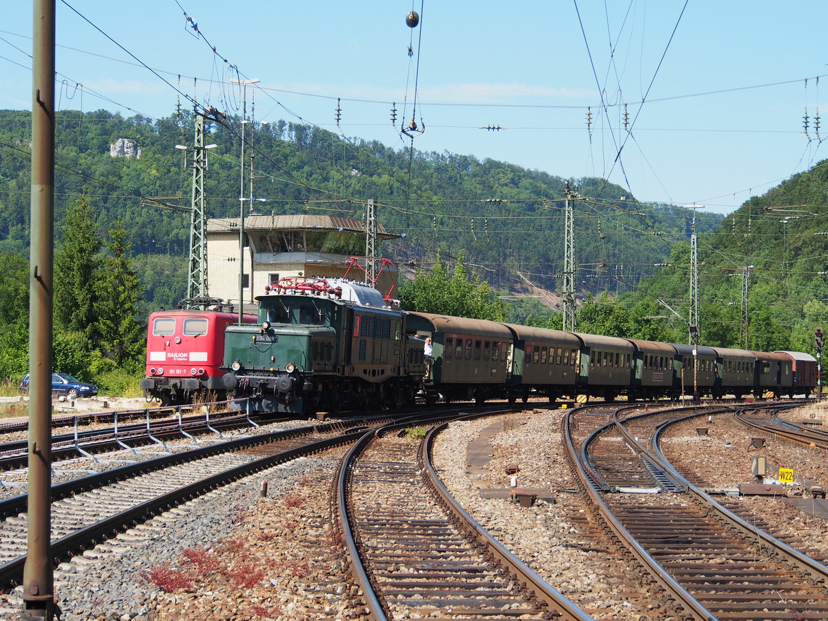 E 94 088 und 151 161-7 in Geislingen / Steige am 22.06.2014.