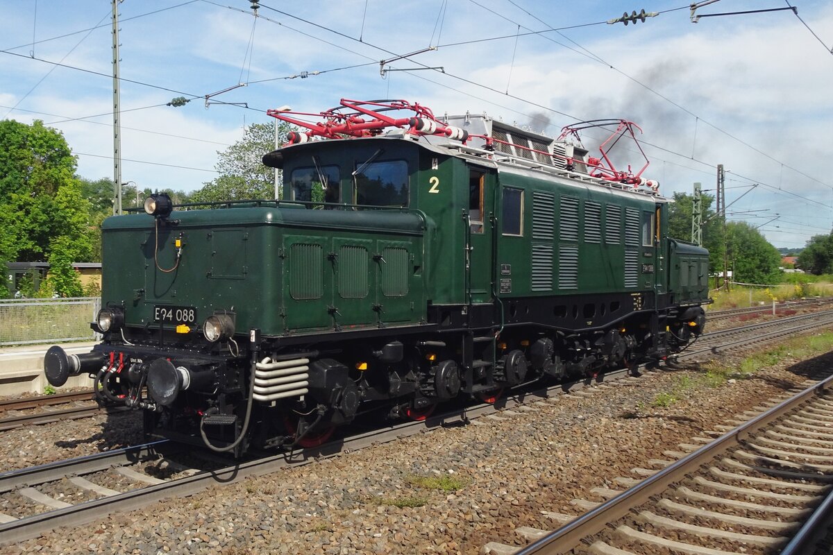 E94 088 steht am 9 Juli 2022 in Amstetten (Württemberg). 