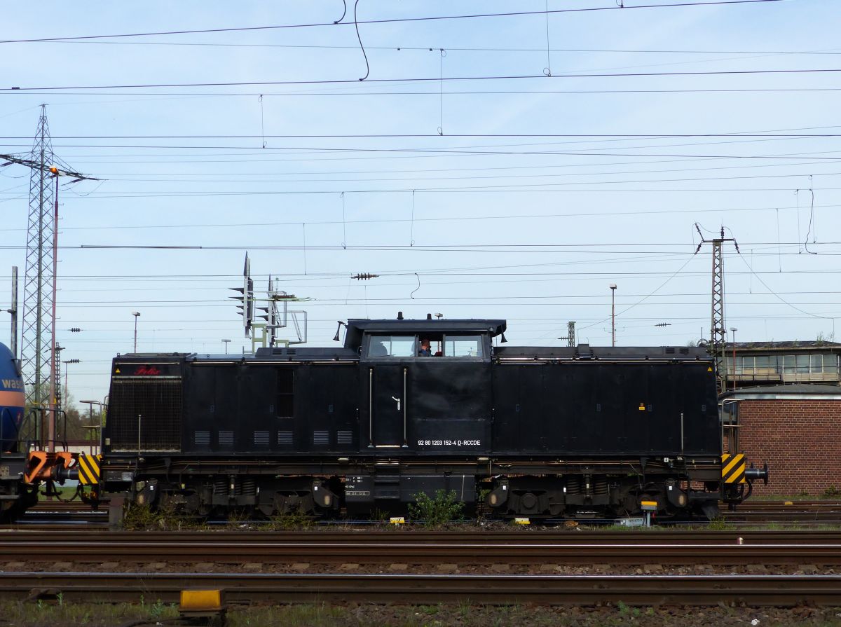 EBM Cargo Diesellok 203 152-4  Felix  Gterbahnhof Oberhausen West 31-03-2017.

EBM Cargo dieselloc 203 152-4  Felix  goederenstation Oberhausen West 31-03-2017.