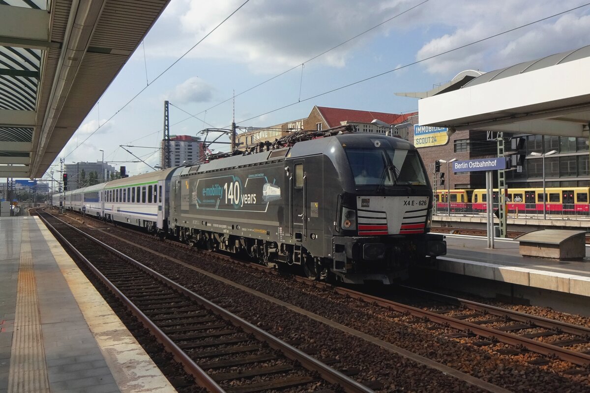 EC289 treft mit X4E-626 am 21.Augustus 2021 in Berlin Ostbahnhof ein.
