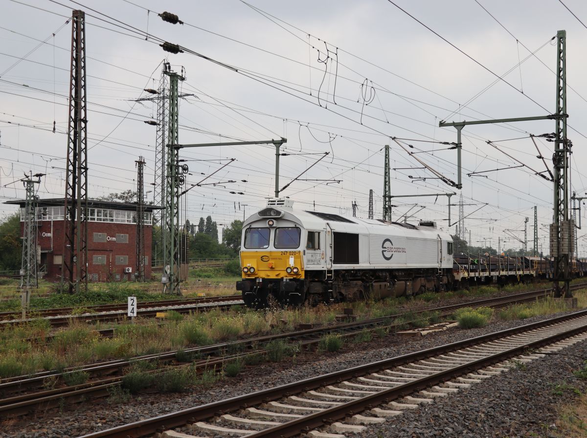 ECR (Euro Cargo Rail) Diesellok 247 020-1 G�terbahnhof Oberhausen West 18-08-2022.

ECR (Euro Cargo Rail) dieselloc 247 020-1 goederenstation Oberhausen West 18-08-2022.