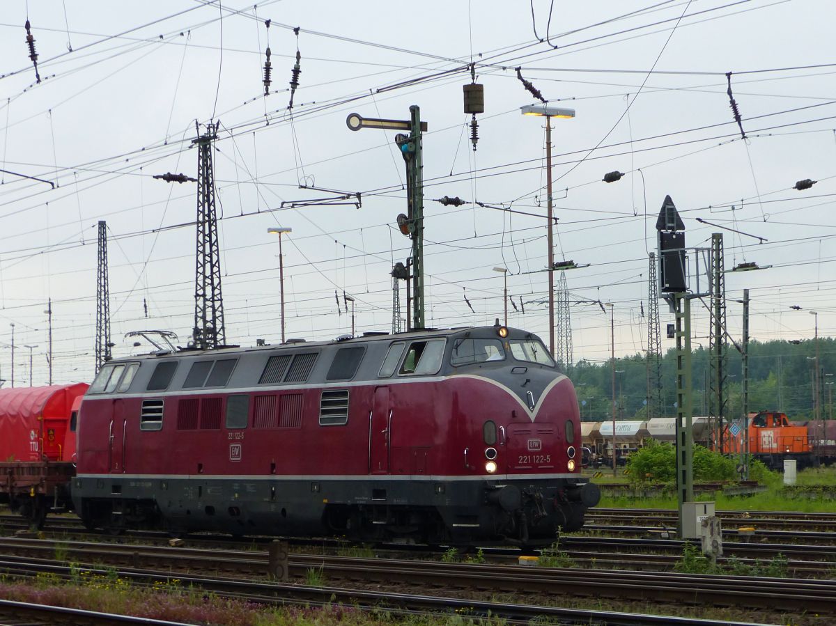 EfW Diesellok 211 122-5 Gterbahnhof Oberhausen West 18-05-2017.


EfW dieselloc 211 122-5 goederenstation Oberhausen West 18-05-2017.