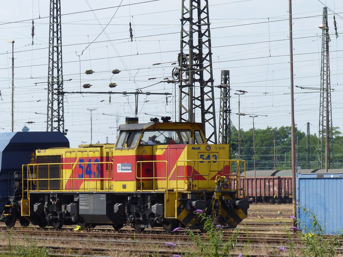 EH (Eisenbahn und Hfen Duisburg) Diesellok 543 MAK G1206 Gterbahnhof Oberhausen West 06-07-2018. 

EH (Eisenbahn und Hfen Duisburg) dieselloc 543 MAK G1206 goederenstation Oberhausen West 06-07-2018.