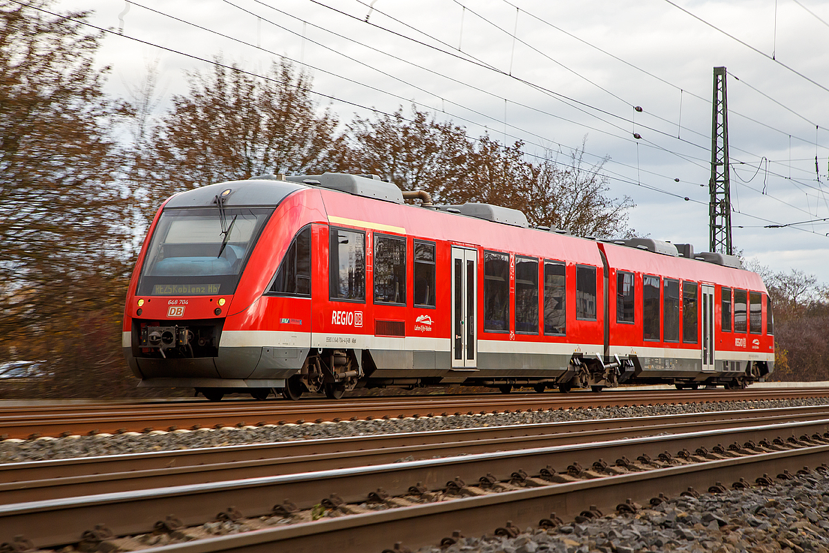 
Ein alter Bekannter, denn bis Dezember 2014 war er noch an der Sieg unterwegs....

Der Alstom Coradia LINT 41 - 648 204 / 648 704 (95 80 0648 204-5 D-DB / 95 80 0648 704-4 D-DB) der DB Regio (Lahn-Eifel-Bahn) fährt am 20.11.2015, als RE 25  Lahntalexpress  (Gießen –  Wetzlar - Limburg – Koblenz), durch Dutenhofen in Richtung Wetzlar.