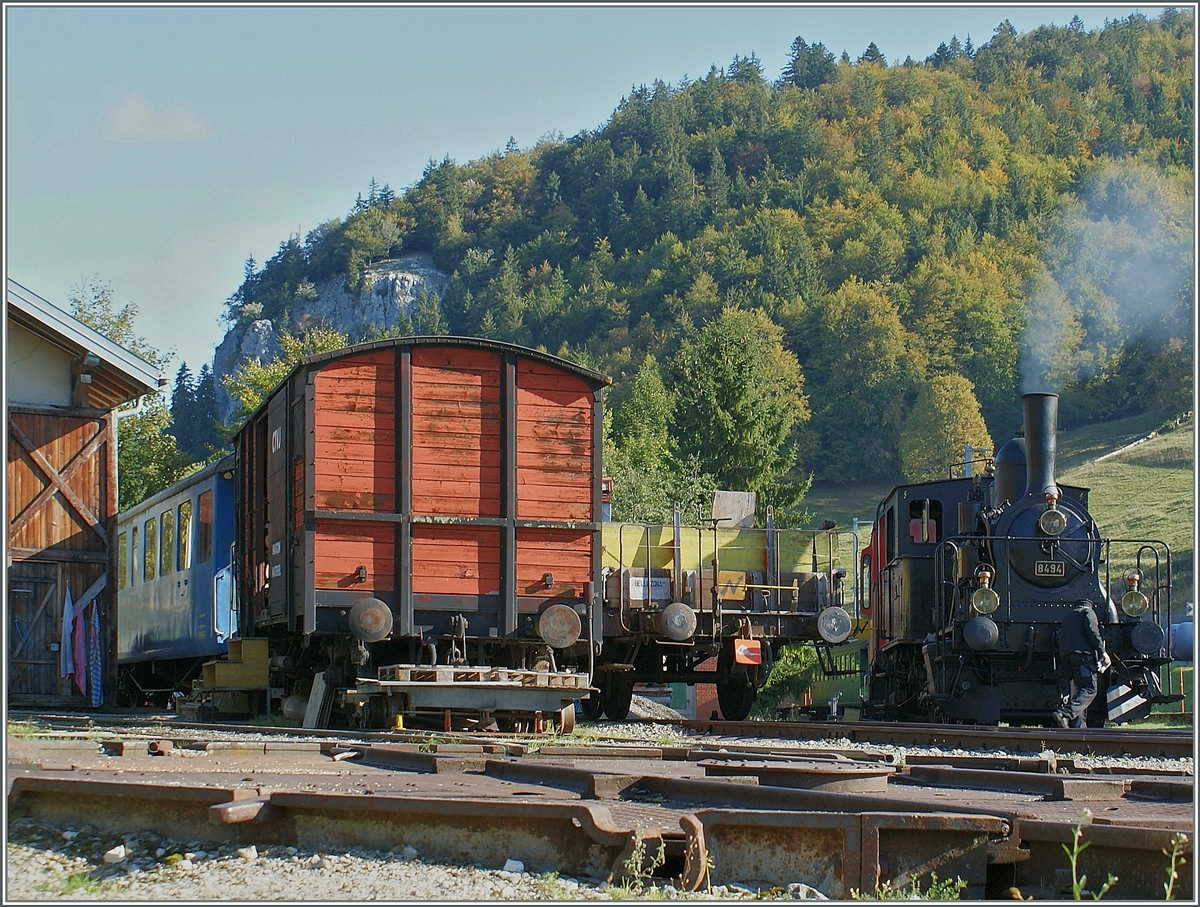 Ein Blick ins Museumsareal der CTVJ in Le Pont. Rechts im Bild wird die E 3/3 8494 für die Fahrt nach Le Brassus zurecht gemacht.
4. Okt. 2009 