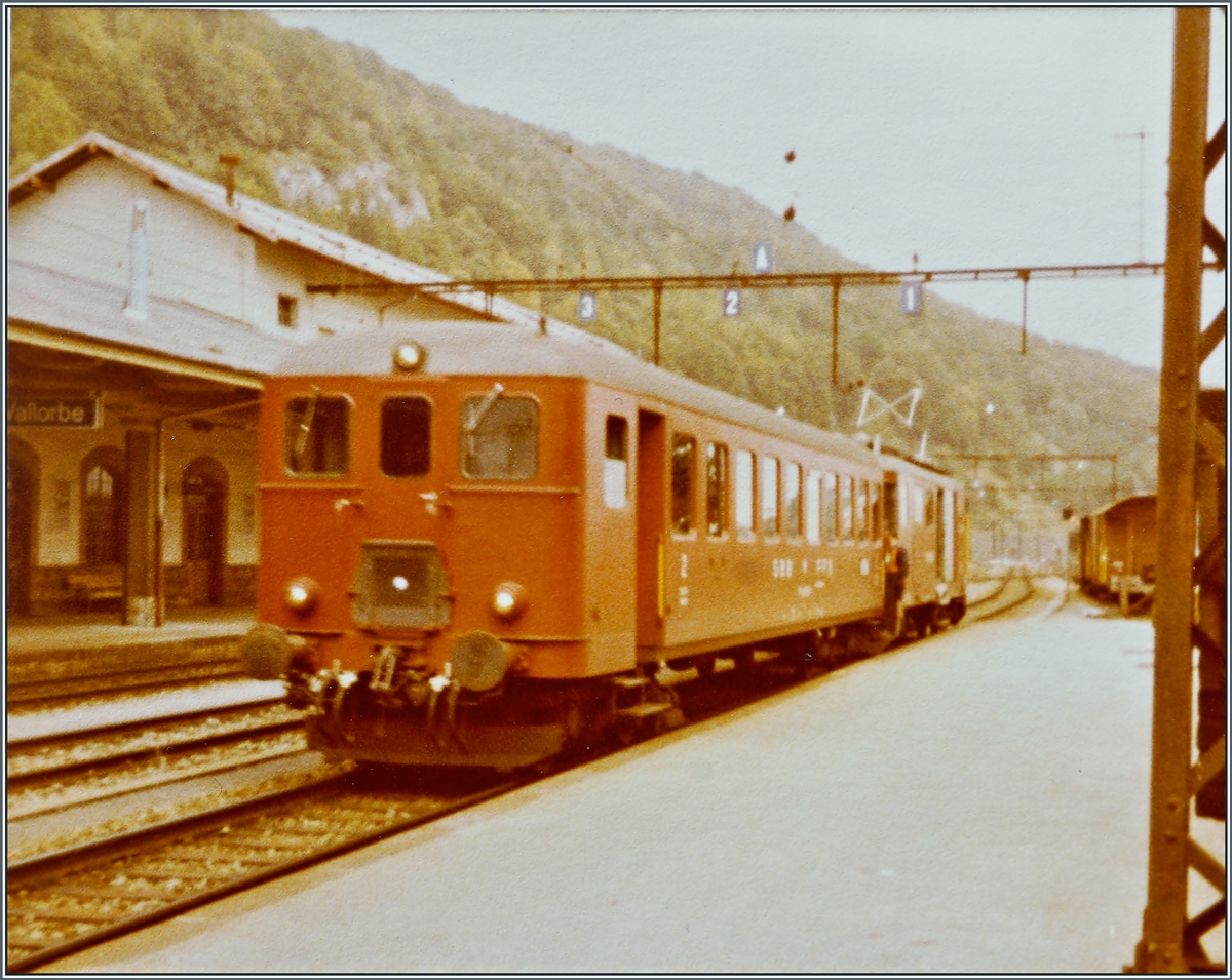 Ein De 4/4 - Bt Pendelzug, welcher die Strecke nach Le Brassus bedient, steht im Bahnhof von Vallorbe. 

2. Okt. 1982
